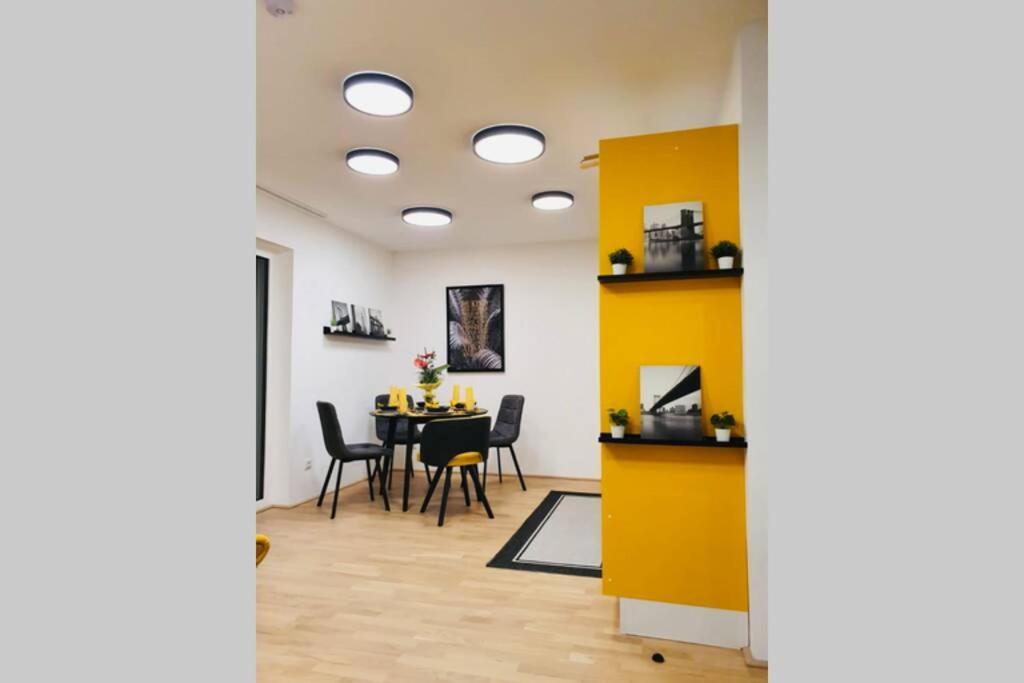 Leon Apartment Neu! Gemuetlichkeit An Erster Stelle Linz Exterior foto